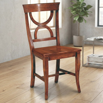 Dettaglio Sedia clessidra con fondino in legno motivi traforati