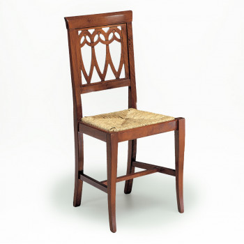 Sedia ovoidale con fondino in paglia, dettaglio traforato