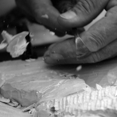Intaglio del legno per Sedia margherita con fondino in stoffa