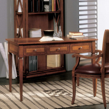 Scrivania intarsiata 3 cassetti con dettaglio angolo