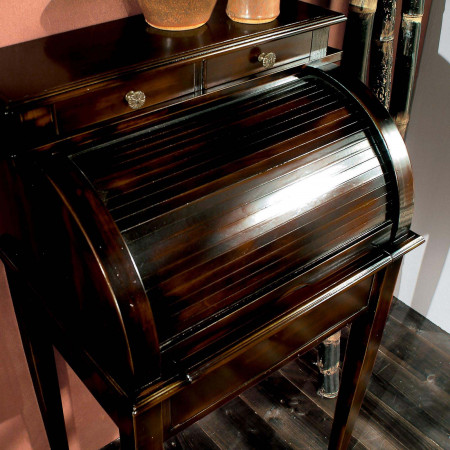 Bureau piccolo in legno ciliegio con rullo chiuso