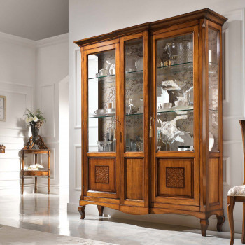 Vetrina 2 porte con intarsio iris, dettaglio basamento sagomato