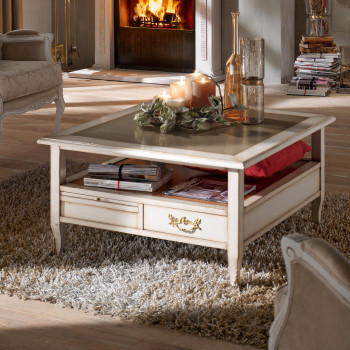 Tavolino quadrato con 2 cassetti, dettaglio ambientato