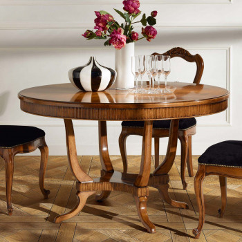 Tavolo rotondo da 130 cm, dettaglio intarsio spina pesce