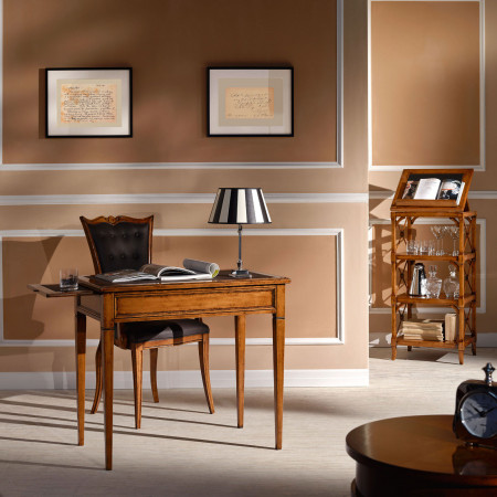 Poltroncina Voltaire imbottita ecopelle con fondo sagomato