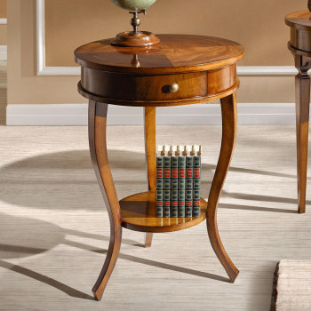 Tavolino rotondo con intarsio, gamba sagomata, dettaglio ripiano