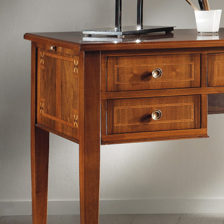 Scrivanie con tiretti, dettaglio intarsio legno