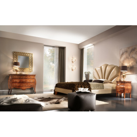 Letto Pearl imbottito con testata svasata
