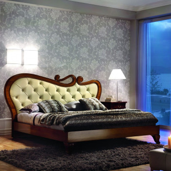 Letto Desire con testata capitonnè, dettaglio piedini sagomati