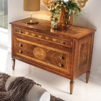 Comò maggiolini con intarsi floreali e rosone