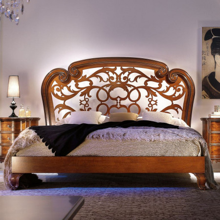 Letto opera testata traforata king size, dettaglio intagli