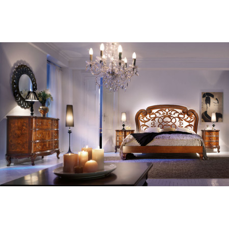 Letto 'Opera' king size con testata traforata e design floreale