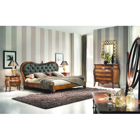 Comodini Luigi XV radicati, camera elegante con letto