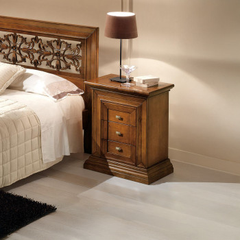 Comodino quadro con 3 cassetti, legno noce, ambiente camera