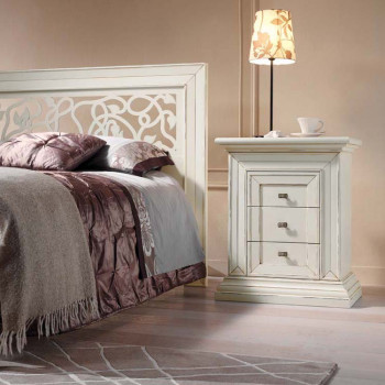 Comodino con 3 cassetti incorniciati in legno