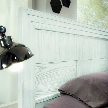 Dettaglio testata Letto con testata legno moderno
