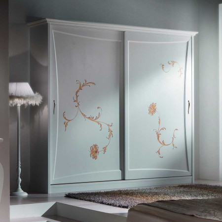 Armadio decorato con motivi floreali