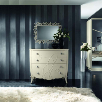 Comò 4 cassetti con rilievo, design moderno e ornati