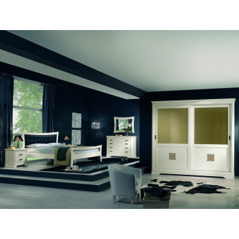 Camera da letto stile classico con armadio scorrevole