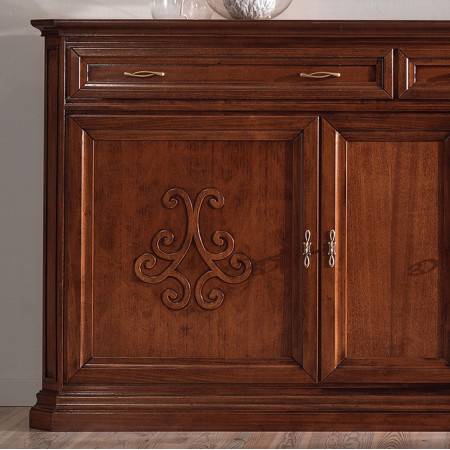 Credenza 3 ante con rilievo a giglio, dettaglio frontale