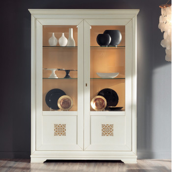 Argentiera 2 ante con pannello traforato, dettaglio decorazione