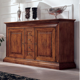 Sedia imbottita in legno massello in sala da pranzo