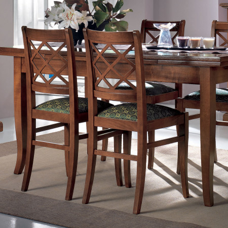 Sala da pranzo intarsiata con sei sedie