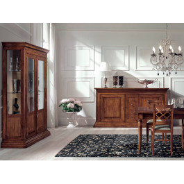 Sedia imbottita in legno massello in sala da pranzo