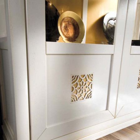 Dettaglio credenza con traforo, Sala da pranzo con trafori