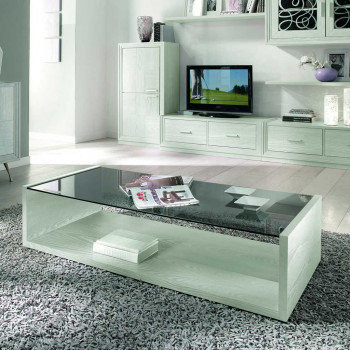 Tavolino rettangolare con vetro scuro in salotto moderno