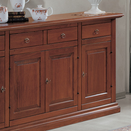 Credenza con 4 ante bugnate in legno classico