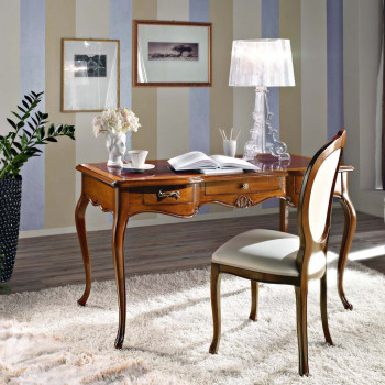 Scrivania intagliata con 3 cassetti in stile classico