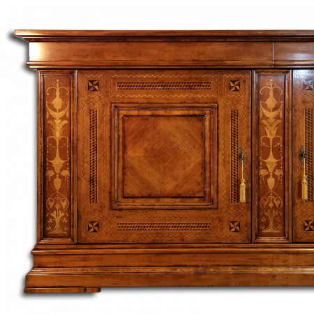 Credenzone intarsiato modello Fontana con dettagli decorativi