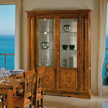 Vetrina 2 porte modello Bassano, dettagli intarsi