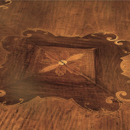 Tavolo rotondo allungabile intarsio Venezia dettaglio legno