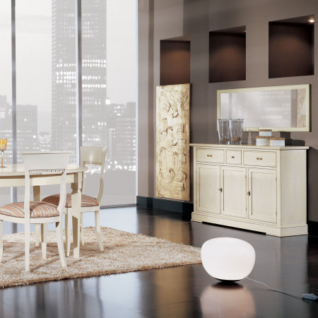 Credenza 3 ante 3 cassetti in legno, dettaglio eleganza