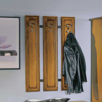 Pannello appendi abiti 3 posti, dettaglio legno e ganci
