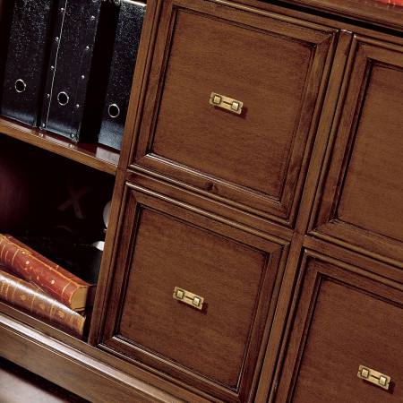 Dettaglio libreria con 3 cassetti in legno di noce