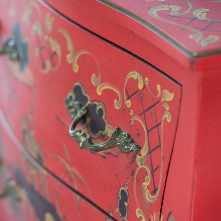 Comoncino bombato 2 cassetti rosso cina, dettaglio decorativo