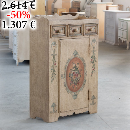 Dispensa in legno avorio anticato con decorazioni floreali