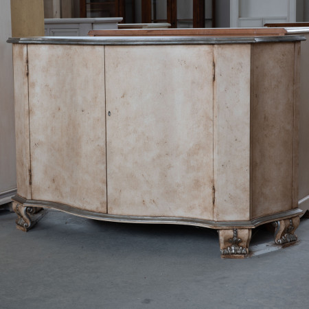 Credenza sagomata 2 ante avorio anticato con foglia argento