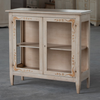 Vetrinetta bassa 2 ante avorio anticato, dettaglio ornati terracotta