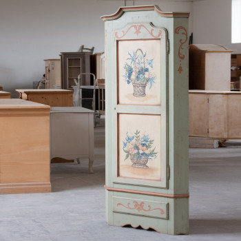 Angolo alto 1 anta 1 cassetto, ornati e cesti di frutta