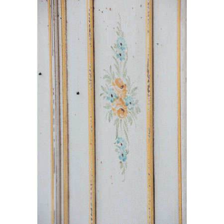 Scarpiera in legno avorio anticato con fiori e cornici ocra