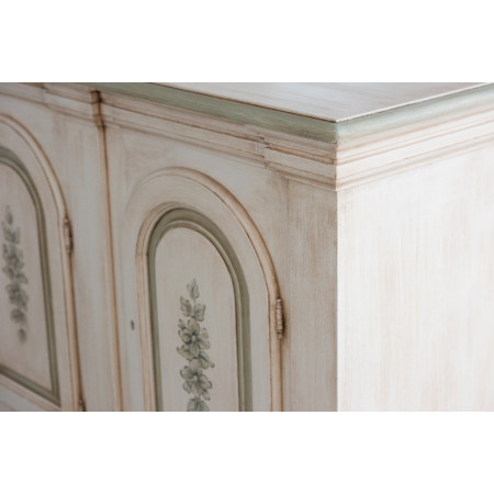 Credenza con archi 3 ante 3 cassetti avorio pennellato decori verdi