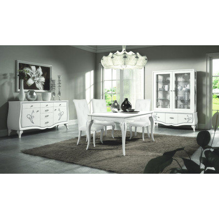 Credenza a 2 ante con decoro e 6 cassetti in ambientazione elegante