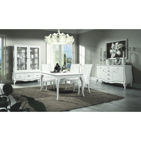 Tavolo quadrato allungabile in ambiente moderno