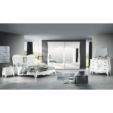 Comodino con 2 cassetti e decoro in camera da letto