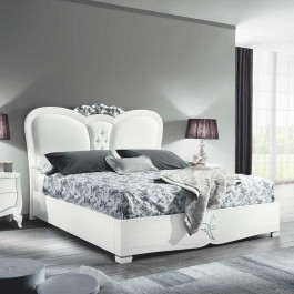 Comodino con 2 cassetti e decoro in camera da letto