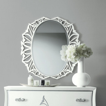 Specchiera traforata ovale con fiori, cornice legno